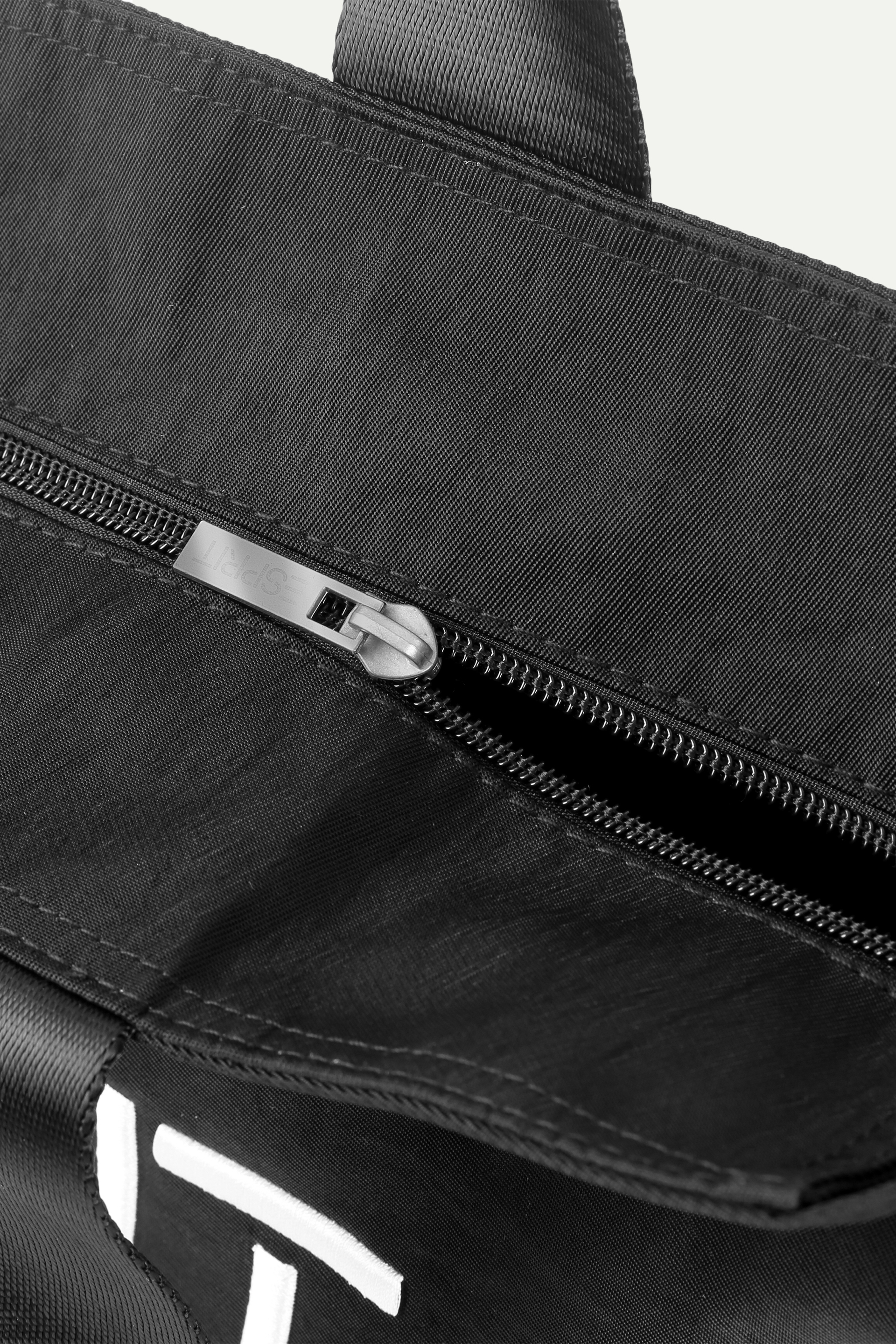 Esprit 中碼手提袋