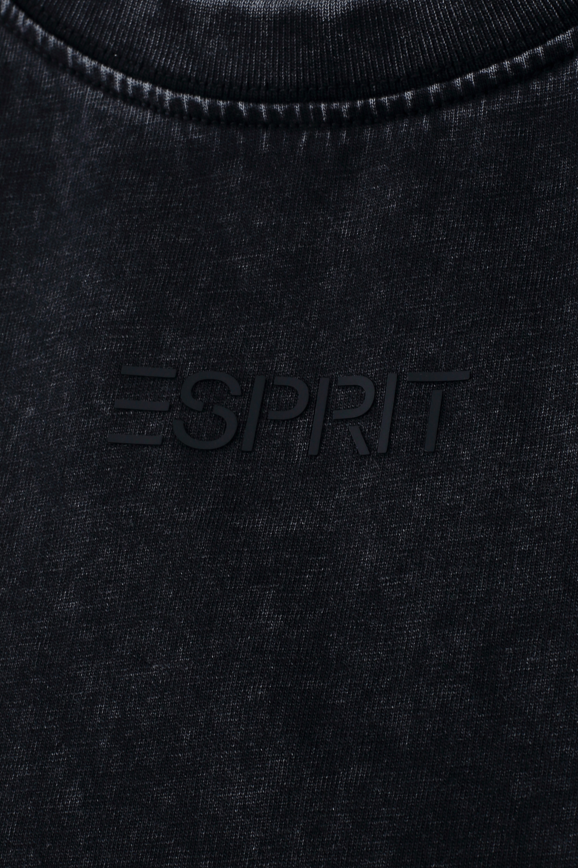 酸洗做舊小 Logo T 恤