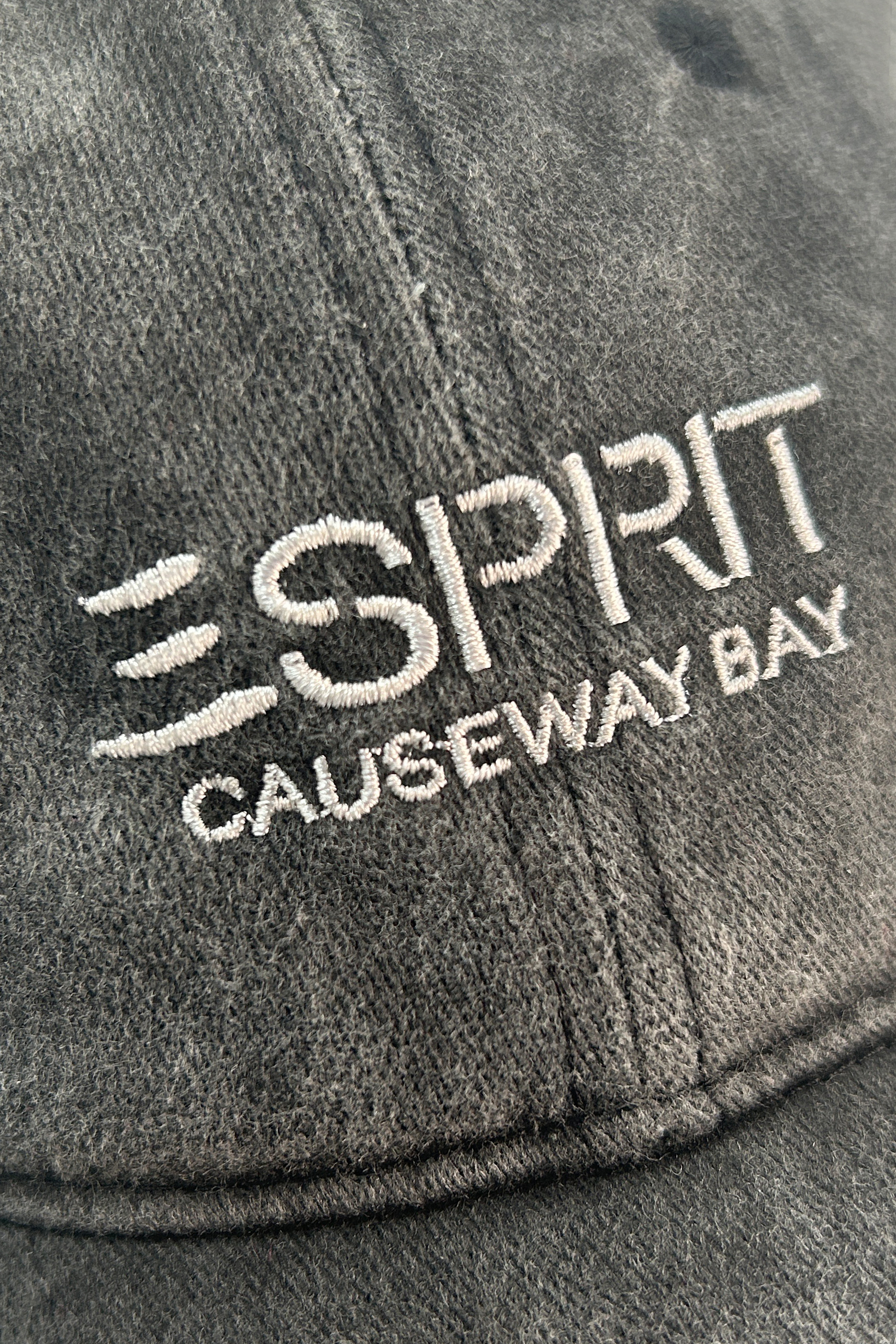 ESPRIT CAUSEWAY BAY Washed Distressed Baseball Cap