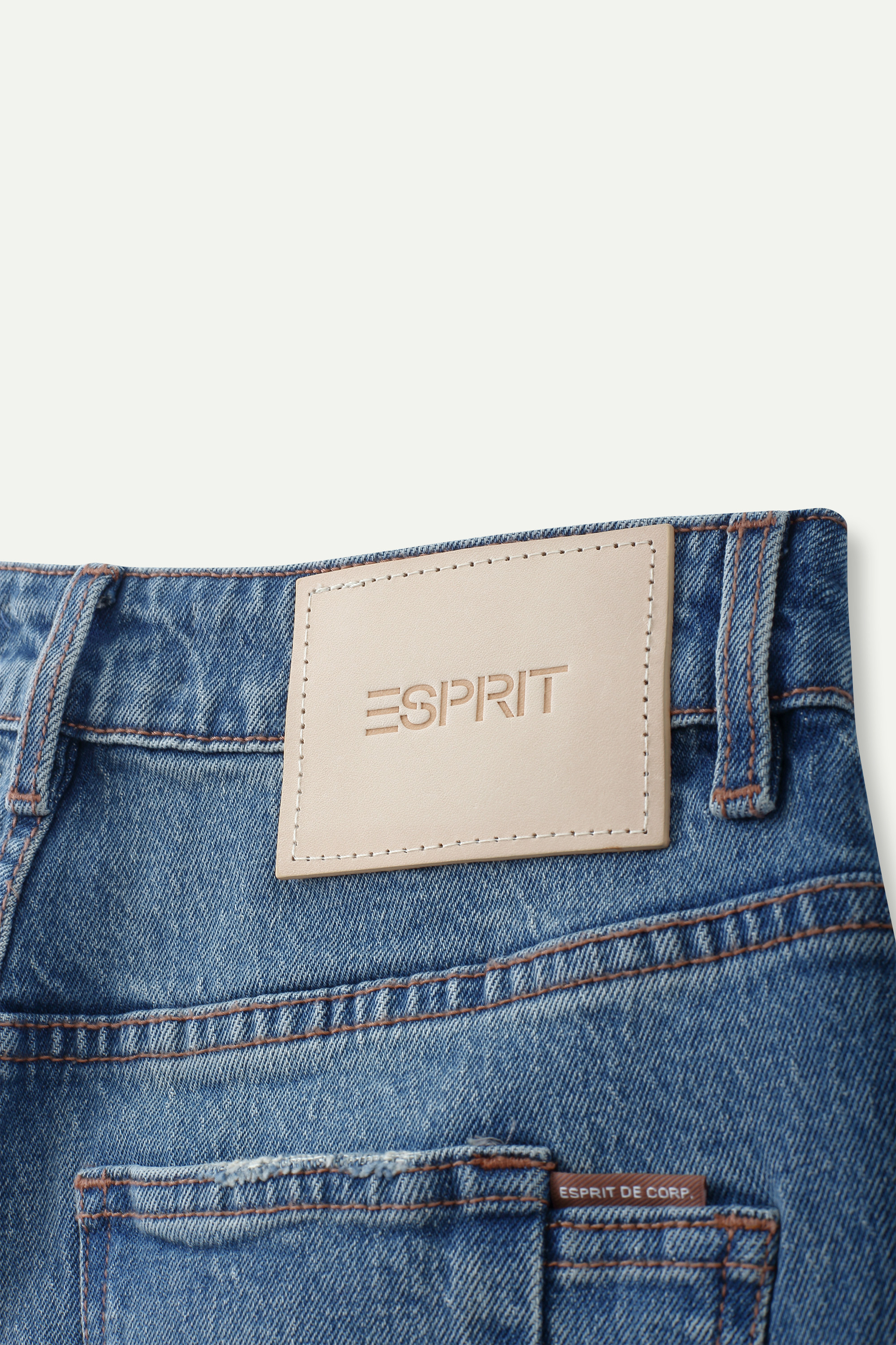 Barrel-Leg Jeans