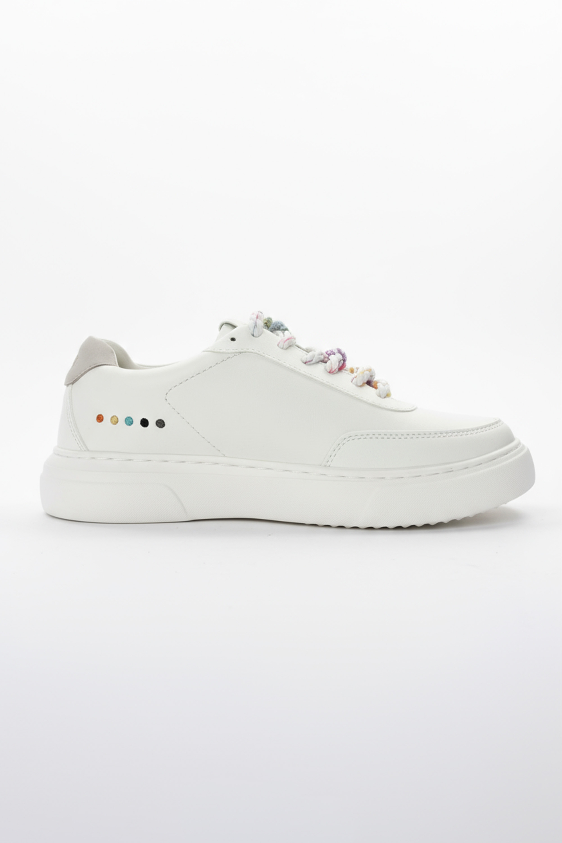 Apple Vegan Sneakers (MIKA)
