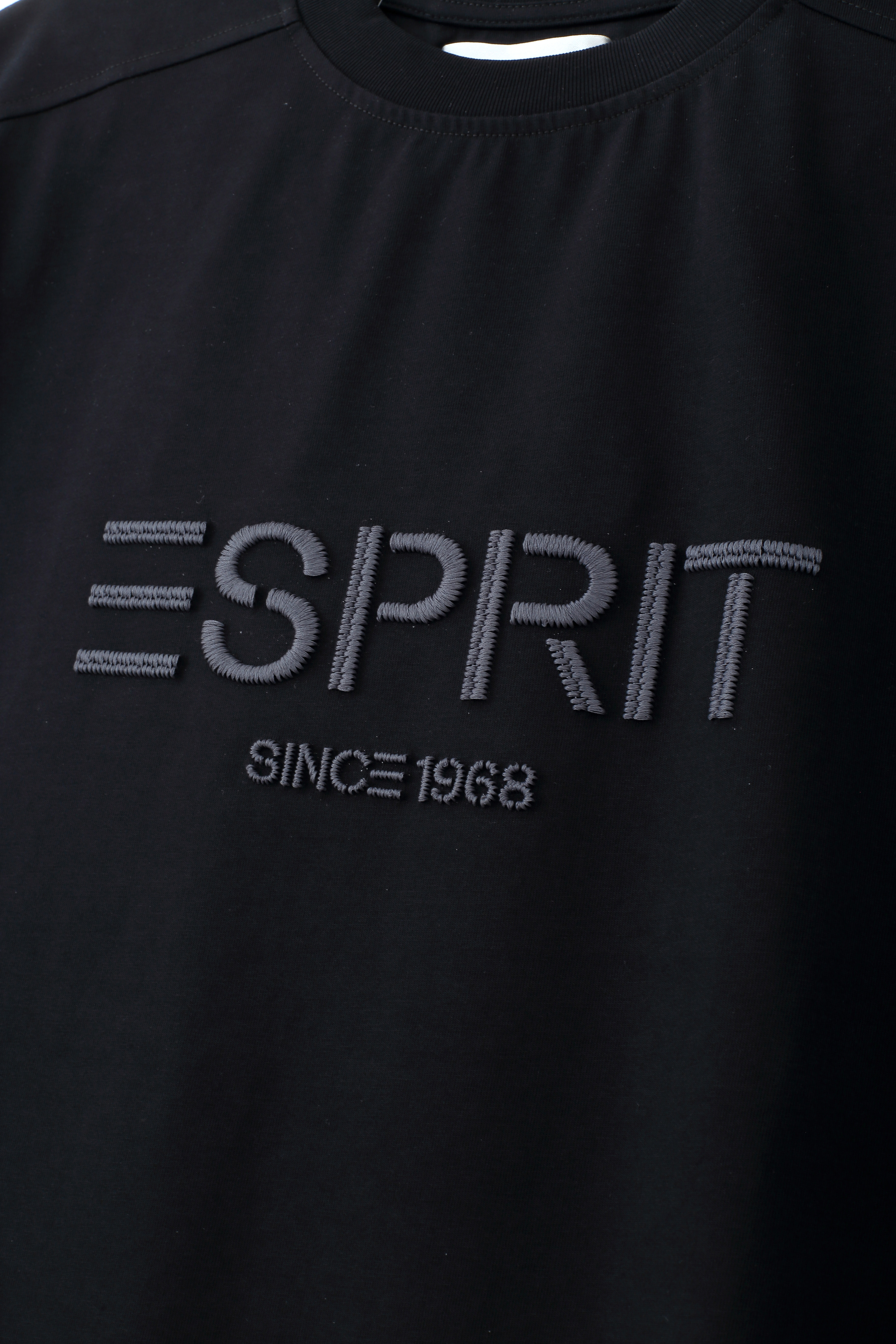 Embroidered Logo T-shirt