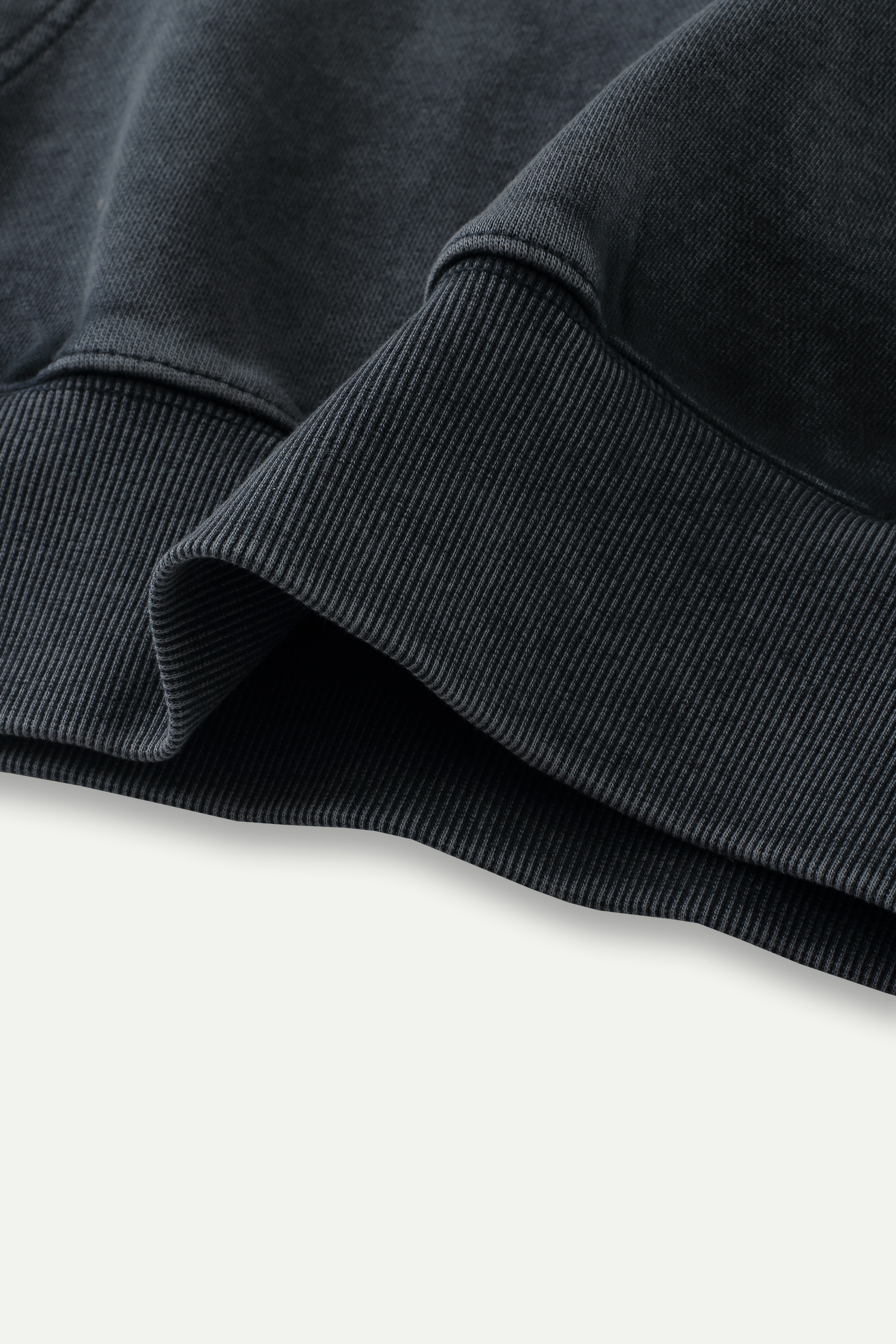 寬鬆 V 字領連帽衫