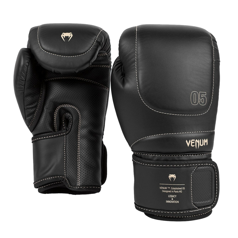 Venum Impact Evo 拳套