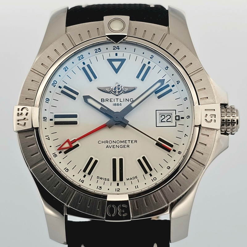 Breitling Avenger Automatic GMT 43 A32397101A1X2	