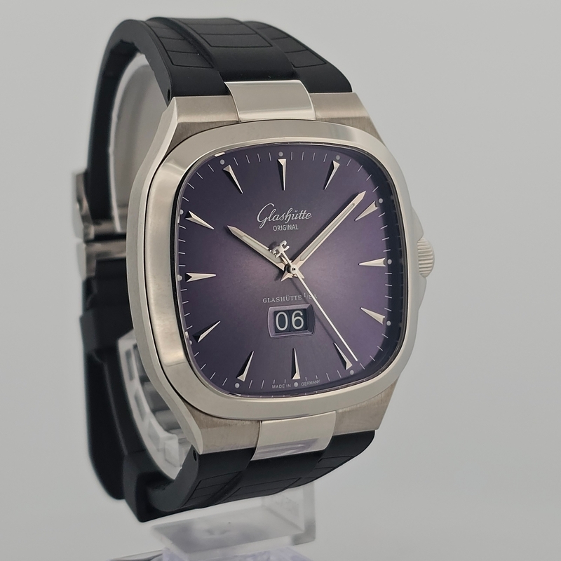 Glashutte Original Seventies Panorama Date 2-39-47-13-12-50