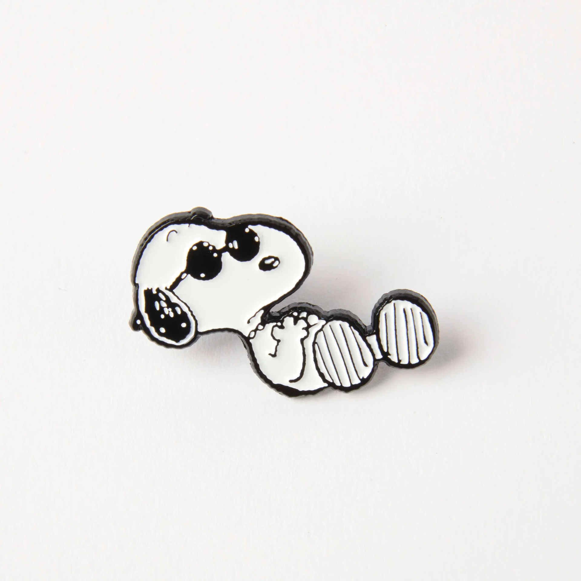 Peanuts Vibes Enamel Pin - Slacker