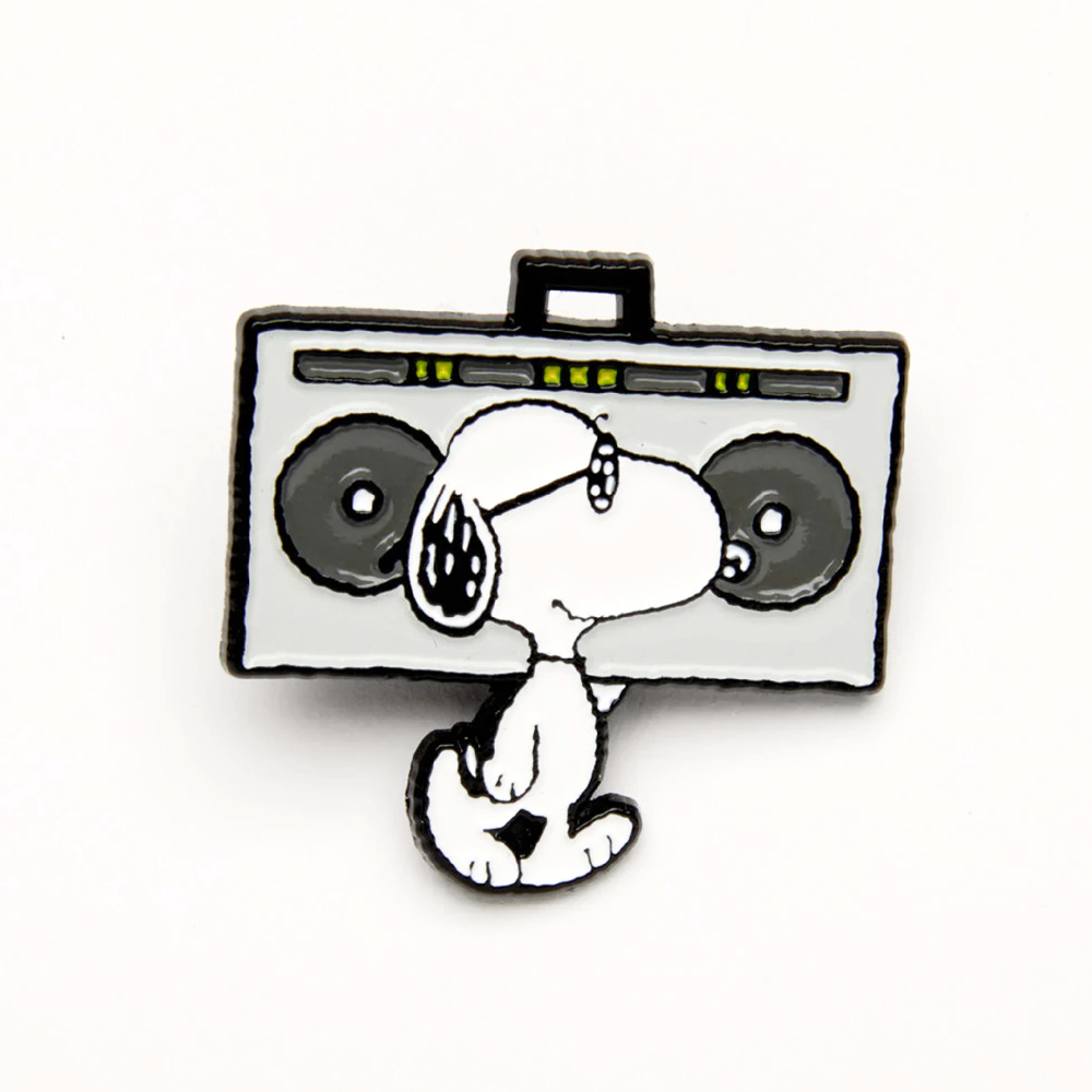 Peanuts Music is Life 金屬襟章 - Boombox