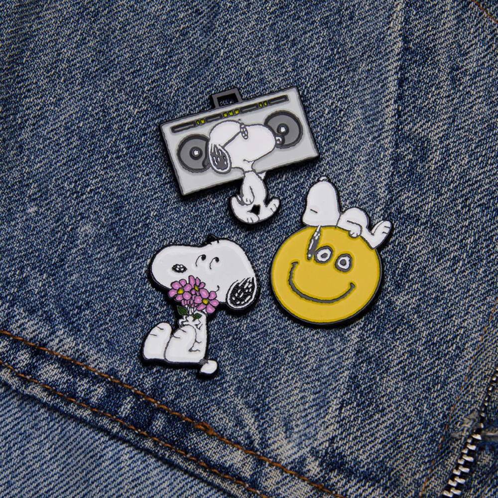 Peanuts Friends Forever 金屬襟章 - Snoopy