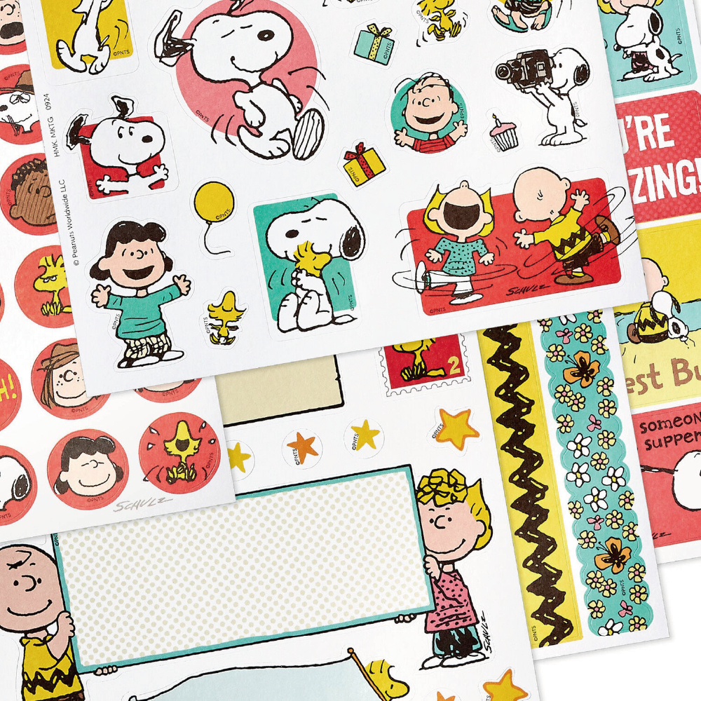 Peanuts® 史努比與朋友貼紙書